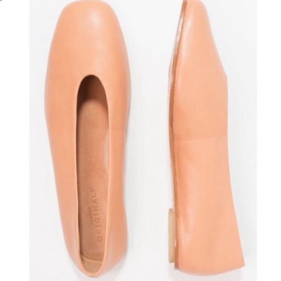 clarks margot free flat